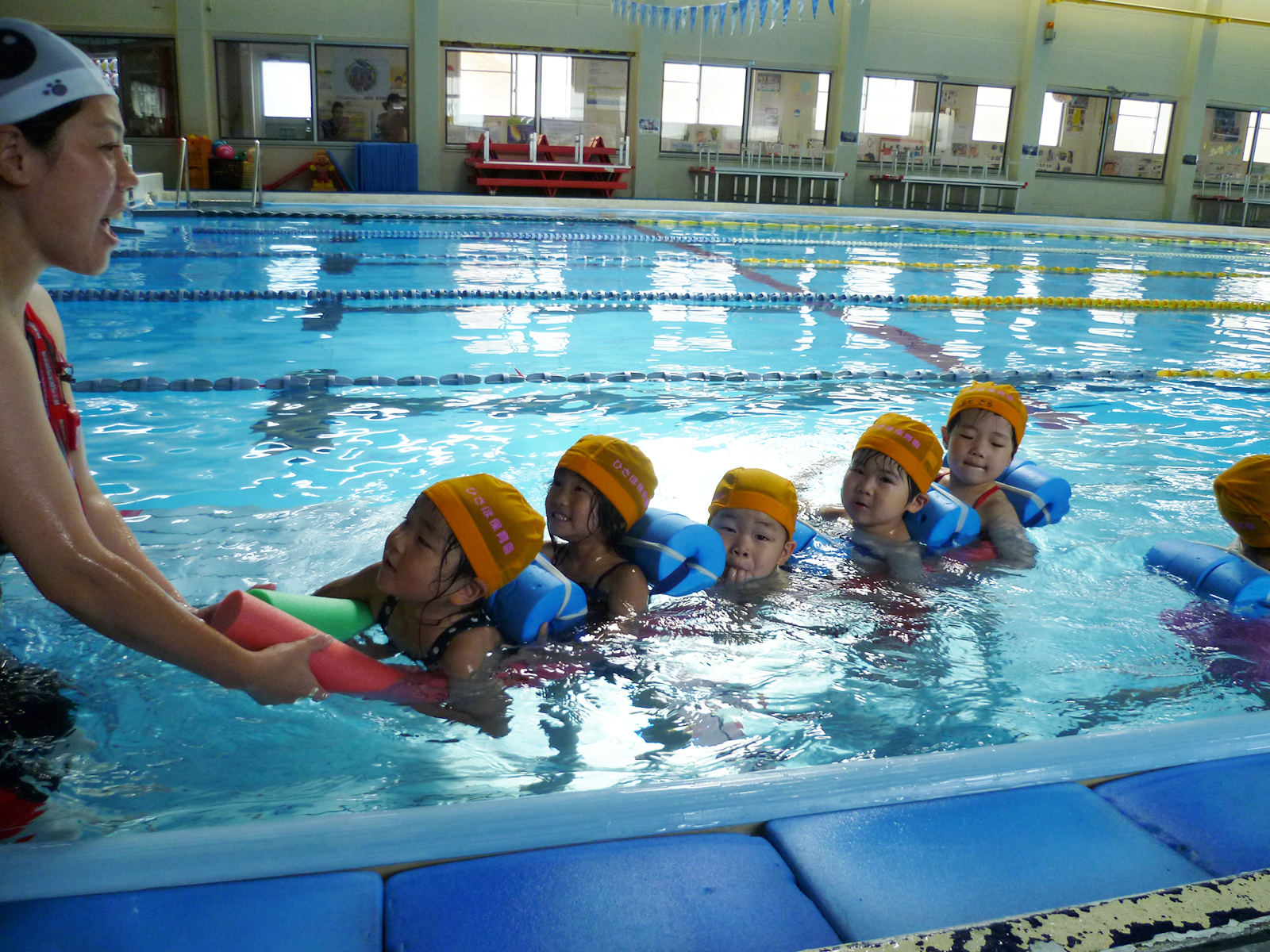 水泳教室　3・4・5歳児　課外保育　　　　　　　　（任意で参加・費用は保護者負担）